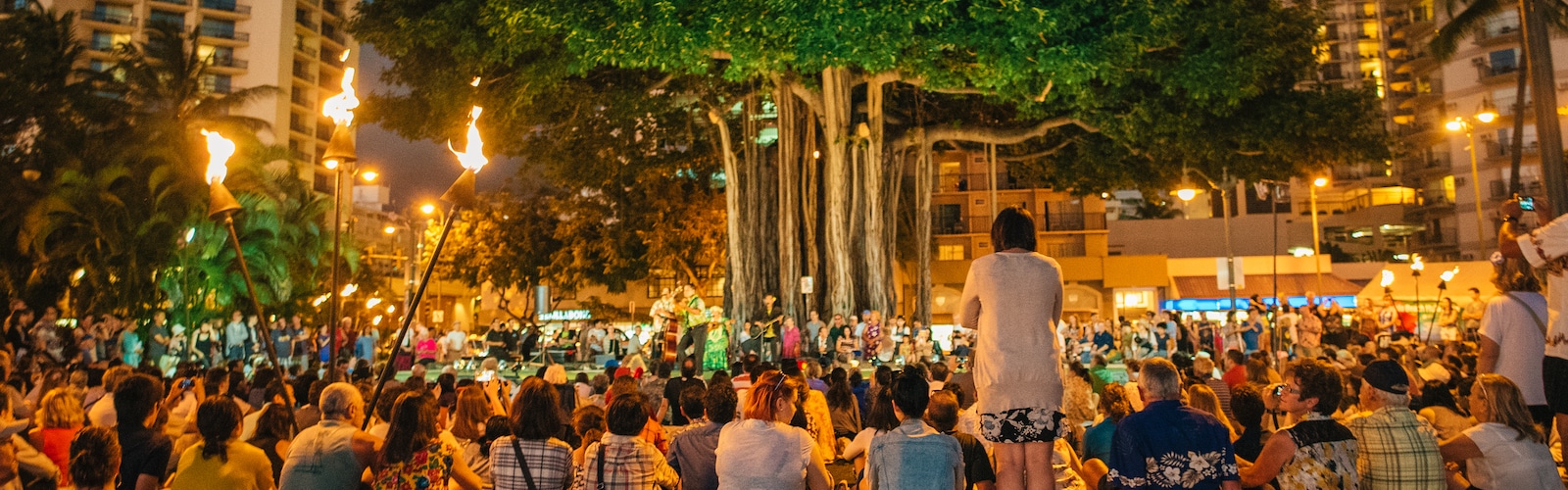 Kuhio Beach Hula Mound, Free Hula & Music Shows in Waikiki