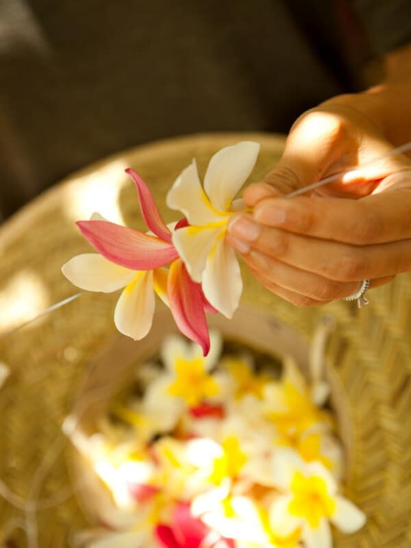 Making Lei in Hawaiʻi.