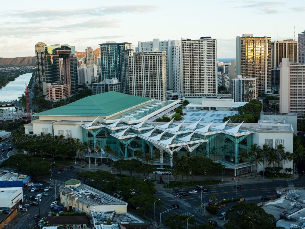 An aerial view of the Hawaiʻi Convention Center.
