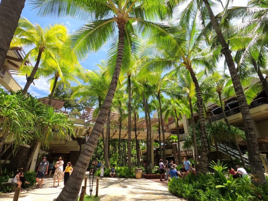 The Royal Hawaiian Center is an open-air oasis in the heart of Waikīkī.