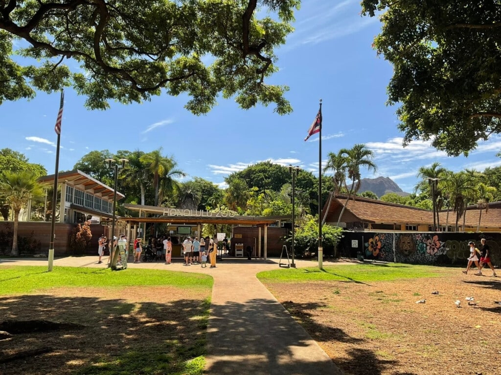 Exterior of Honolulu Zoo.
