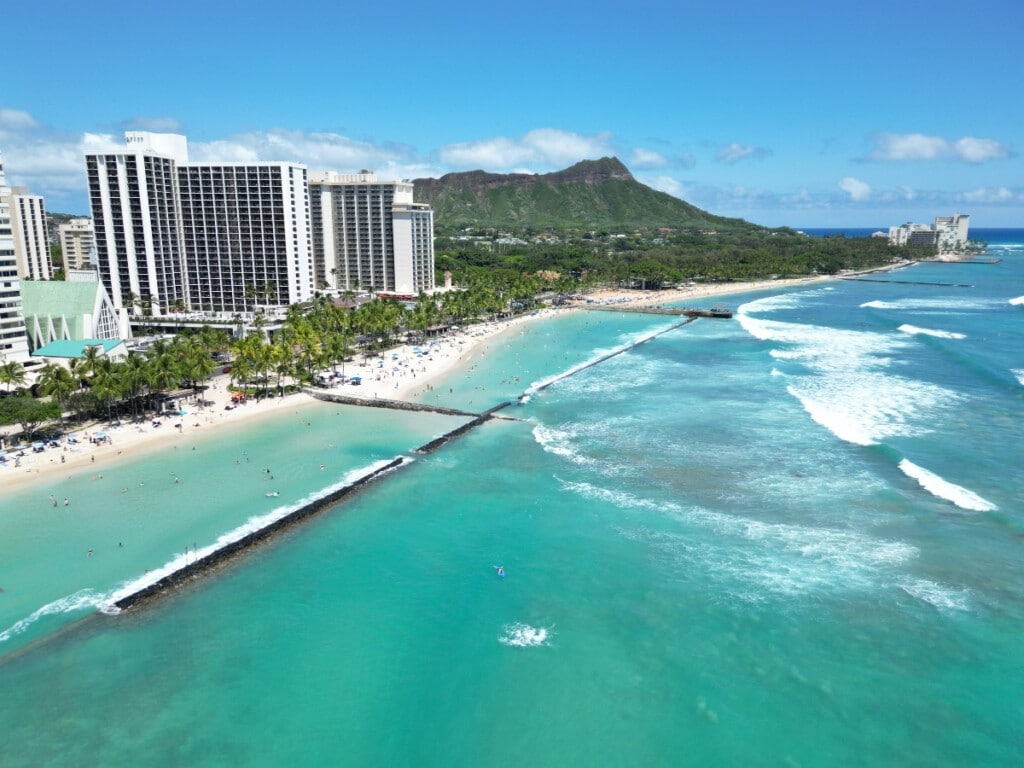 Aerial view of Kūhiō Beach Park in Waikīkī.