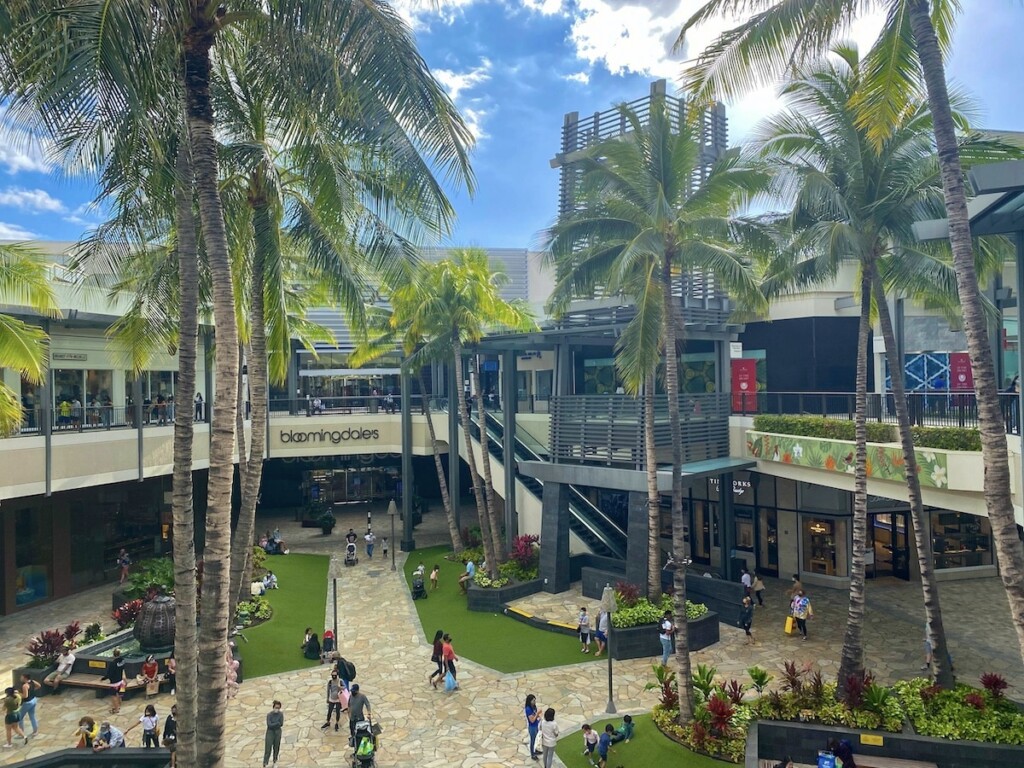 Ala Moana Center on Oʻahu, America's largest outdoor mall