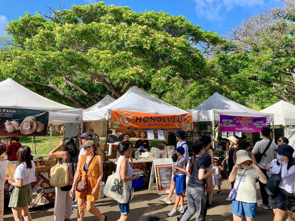 Popular food stalls at KCC Farmers Markets including Honolulu Burger.