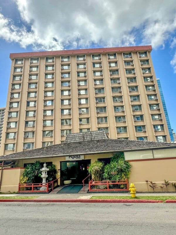 The exterior shot of the Pagoda Hotel in Honolulu, Oʻahu.