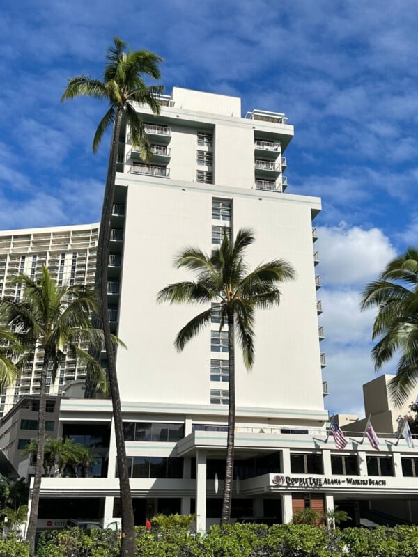 The DoubleTree by Hilton Alana, Waikiki Beach hotel building on Ala Moana Blvd in Waikīkī