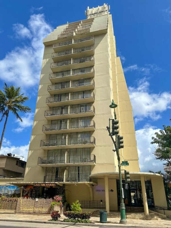The Ohia Waikiki Studio Suites hotel building on Kūhiō Ave in Waikīkī.