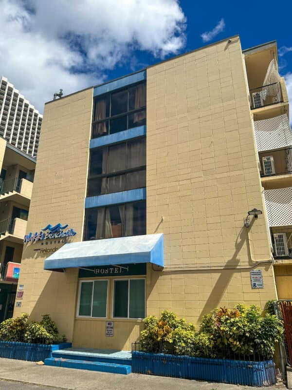 The Waikiki Beachside Hostel on Lemon Rd in Waikīkī.