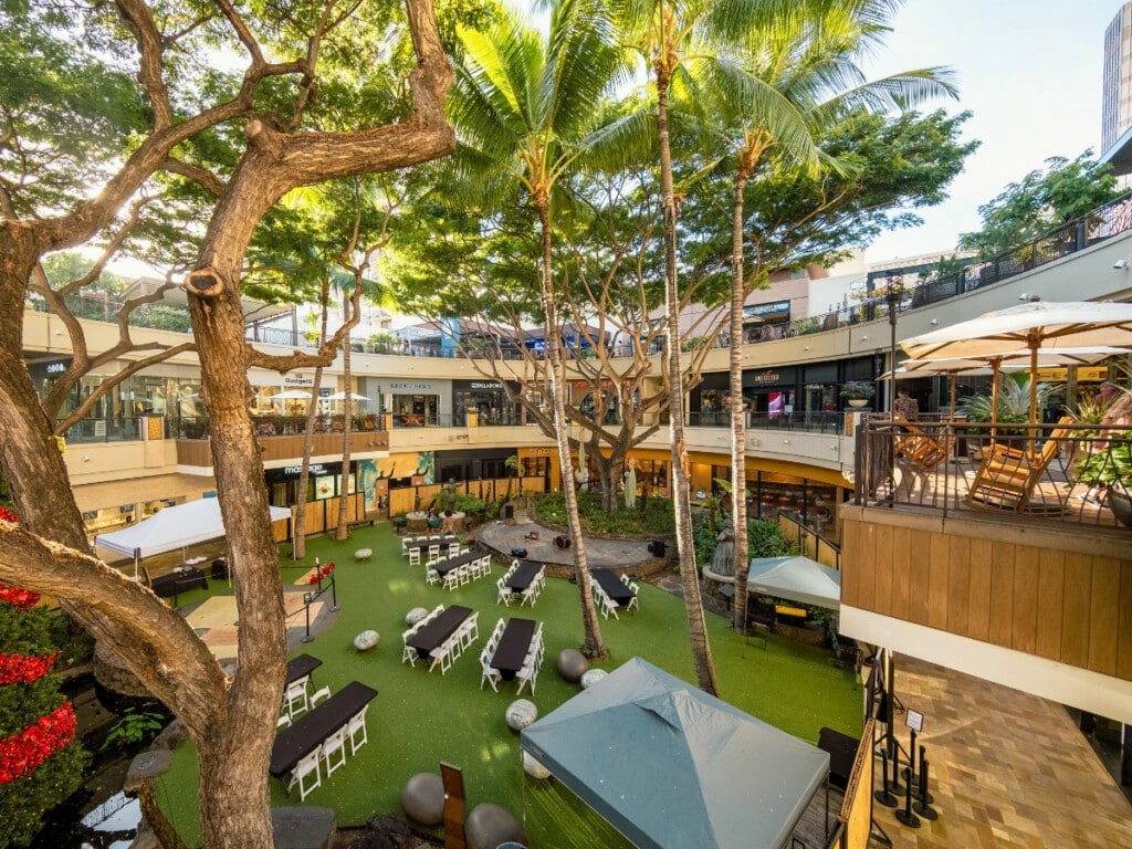 Over looking a view of Queens Waikiki Luau set up prior to the show from the second floor.