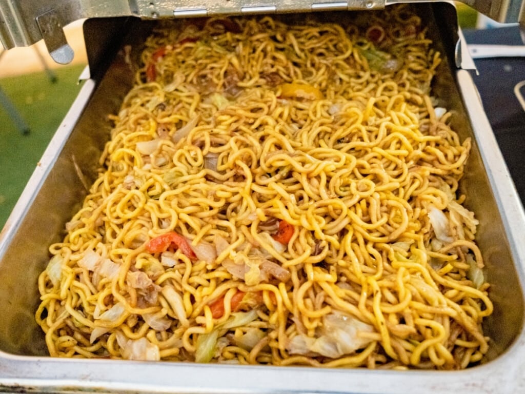 Bain-marie filled with Stir Fry Noodles at the Queens Waikiki Luau.