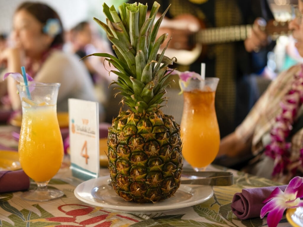 Mai Tais on the table of Waikīkī Lūʻau Buffet & Rock-A-Hula Show.
