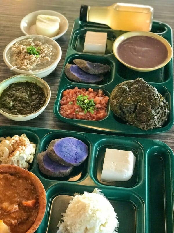 Hawaiian food feast from Highway Inn Kakaʻako, Oʻahu.