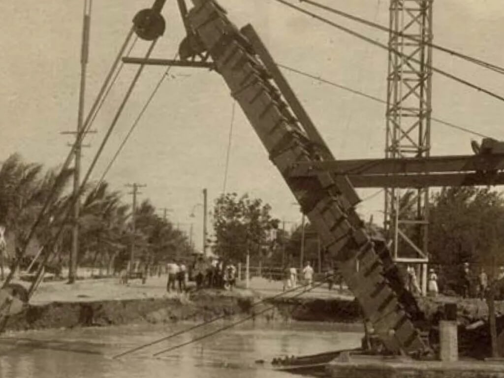 Ala Wai dredging.