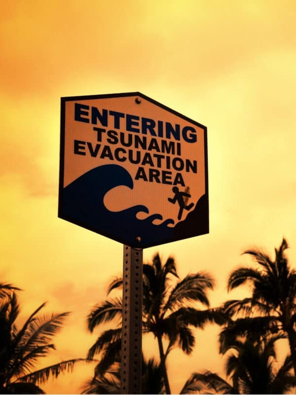 Tsunami evacuation information sign in Hawaiʻi.